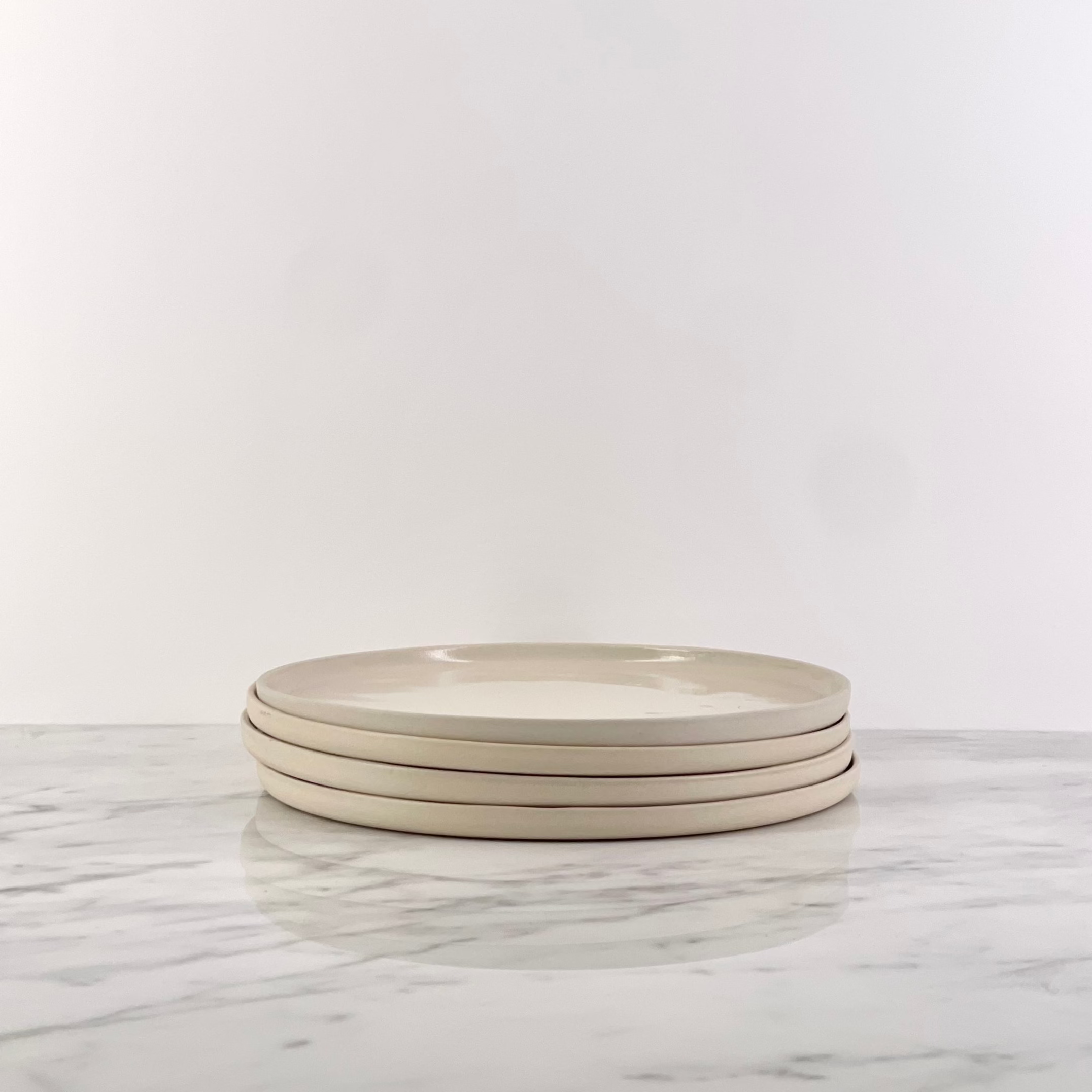 LIZ.objets L/NUM Plate Small Crema