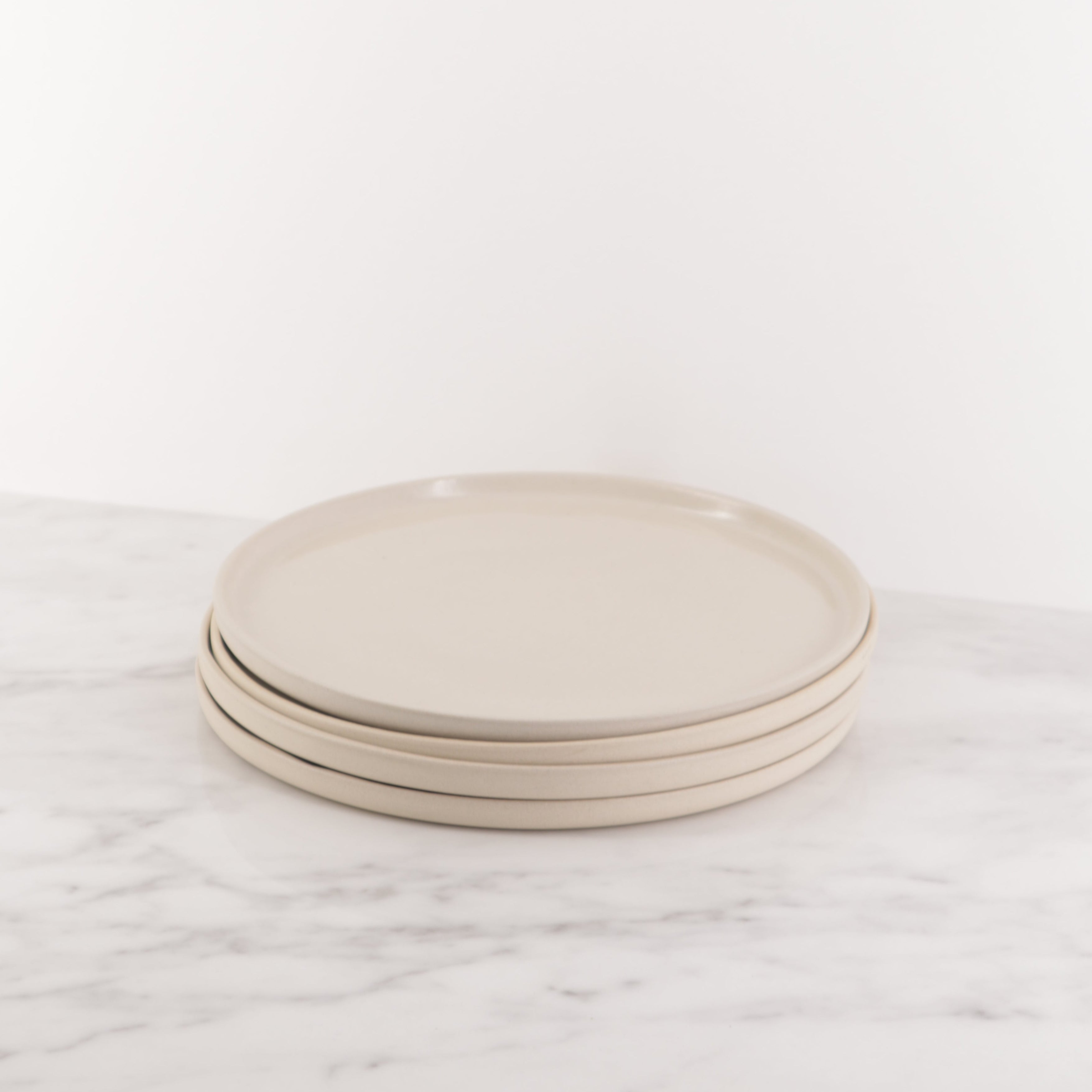 Plate L/NUM Creme Small