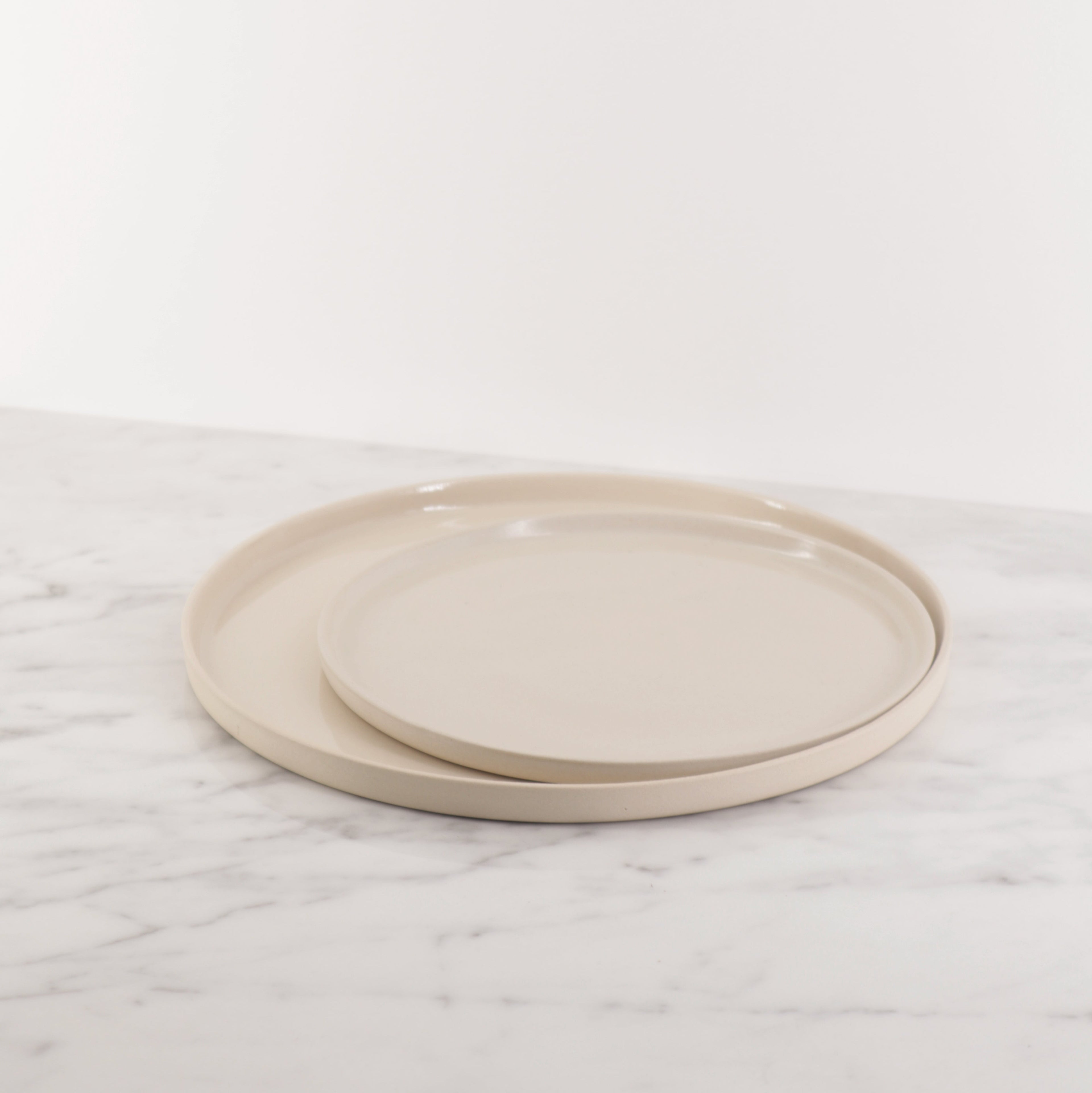 Plate L/NUM Creme Medium