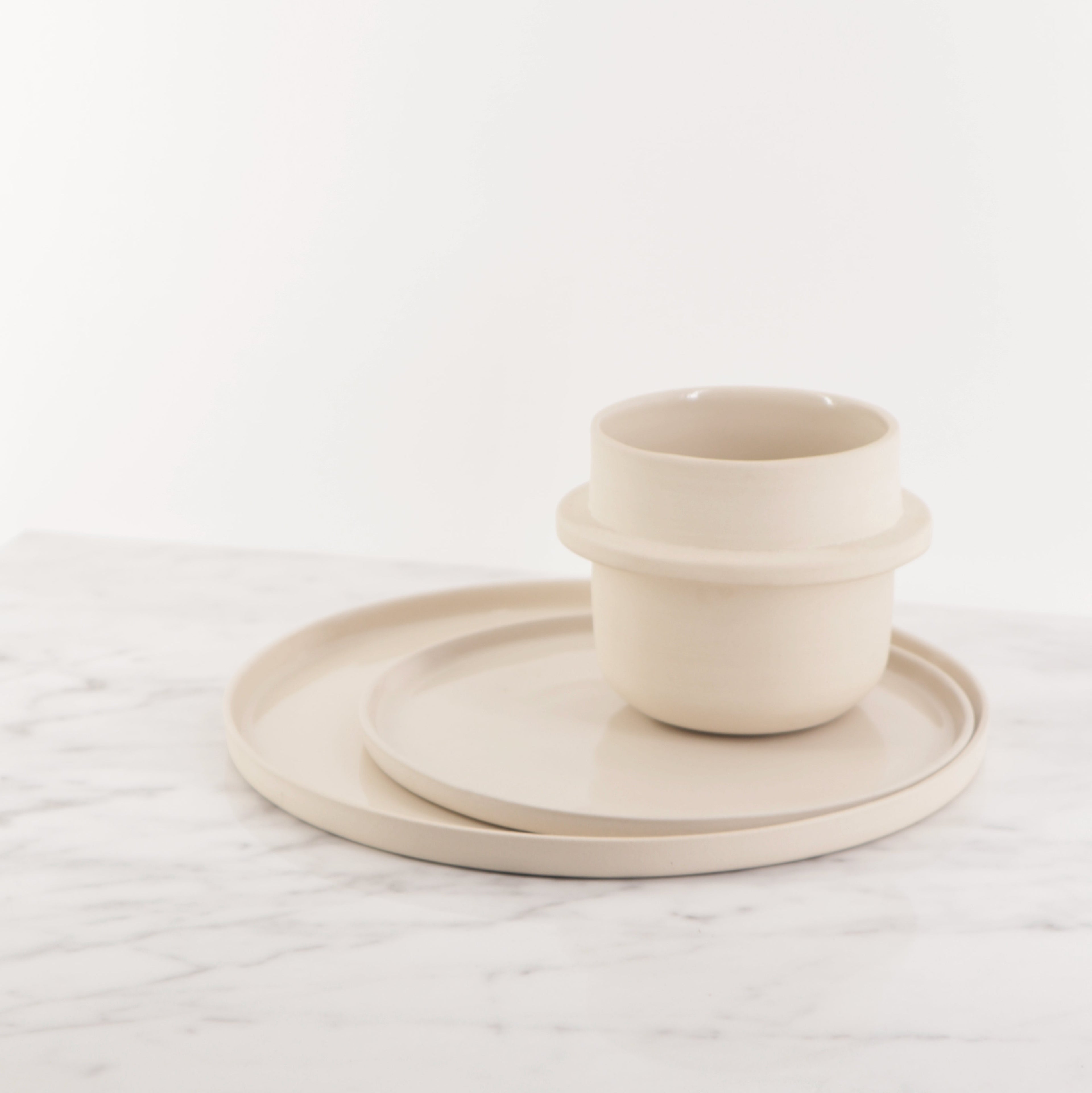 Plate L/NUM Creme Medium