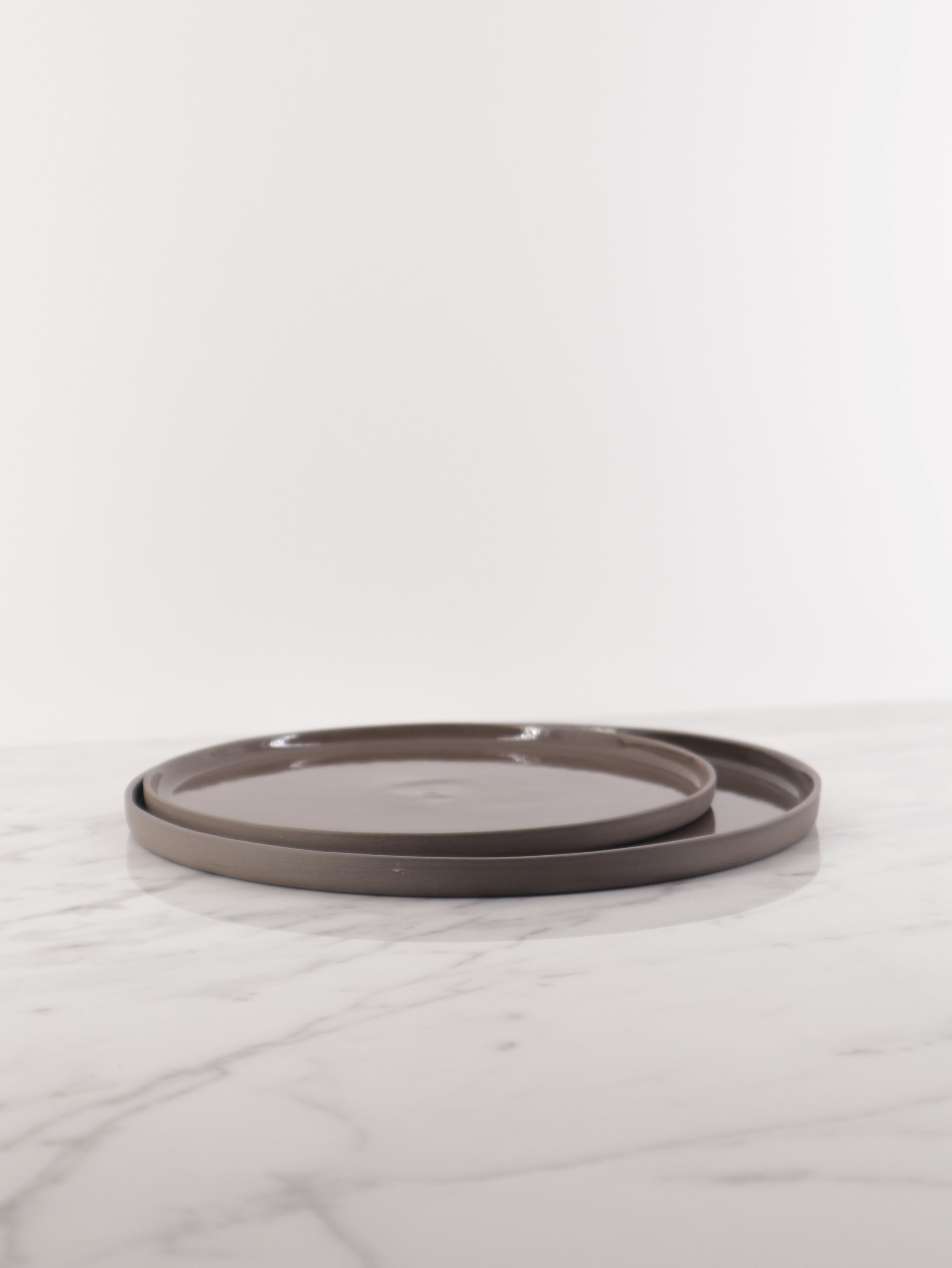 Plate L/NUM Grey-Brown Medium