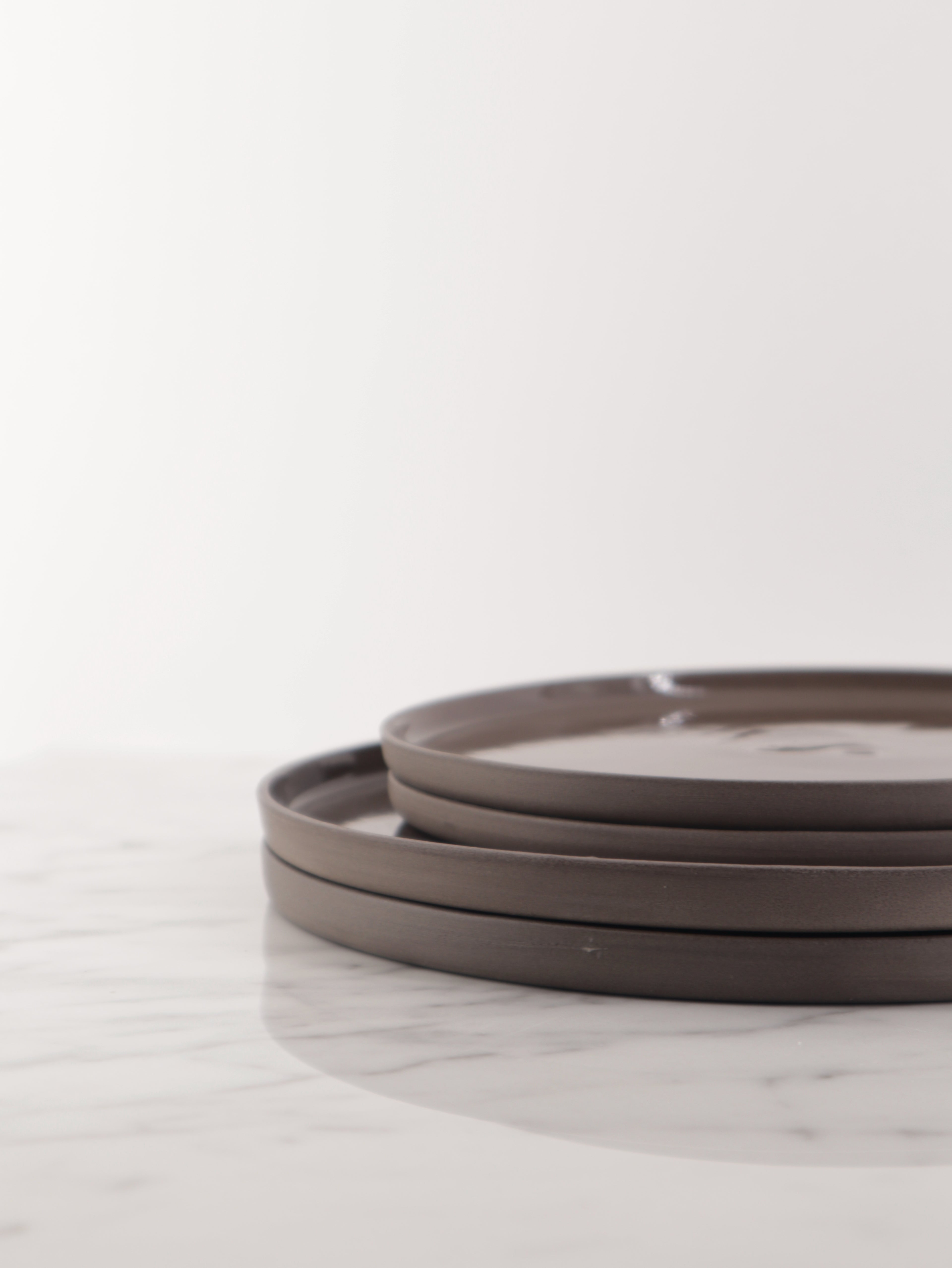 Plate L/NUM Grey-Brown Medium